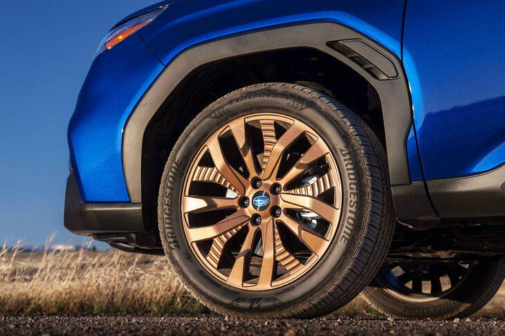 清水「でも、タイヤが大きくなると交換代とかがさむからなぁ」　
	ほった「こんなところにも、デザインと実用性のせめぎ合いですね」