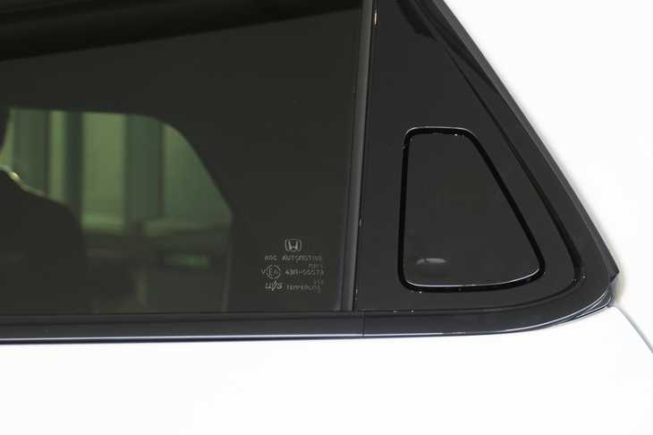 ホンダeアドバンス（リアアウタードアハンドル）