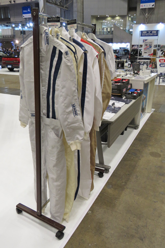 THE GARAGE WORKSのブースの様子。