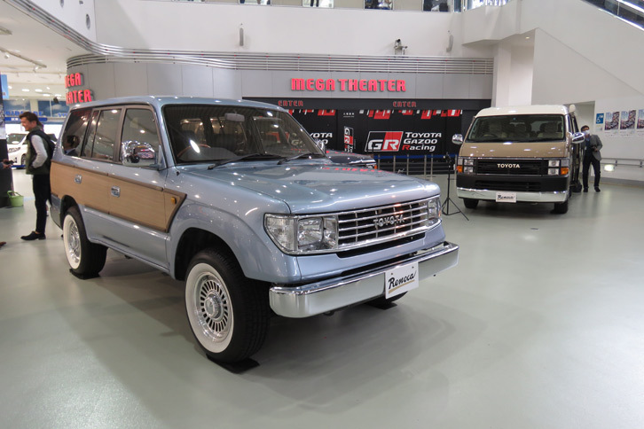 会場には、フレックスの新サービスである「Renoca（リノカ）」によってカスタマイズされた車両も展示されていた。