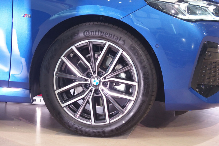 218dアクティブツアラーMスポーツ（フロントホイール）