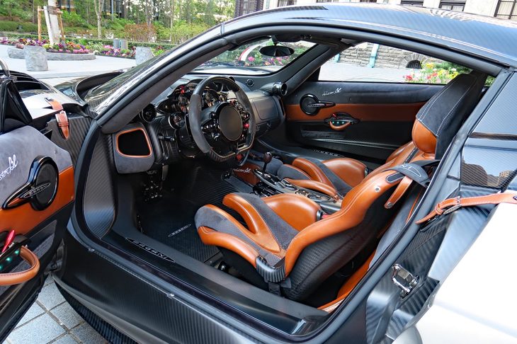 パガーニ・ウアイラ ロードスターBC（インテリア）