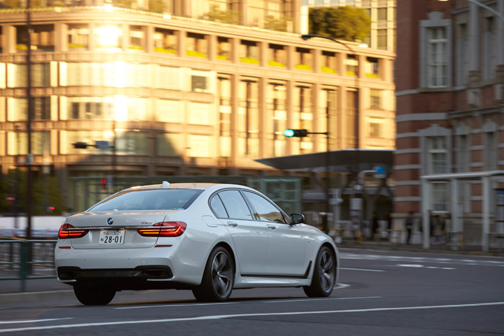 ボディーカラーは全8色。テスト車にはメタリックカラーの「ミネラル・ホワイト」が採用されていた。