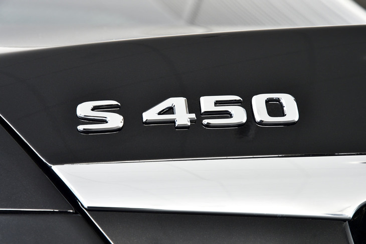 新型直6エンジンを搭載する「S450」シリーズは、今回試乗した「S450エクスクルーシブ」のほか、「S450」と「S450ロング」の計3モデル展開となる。