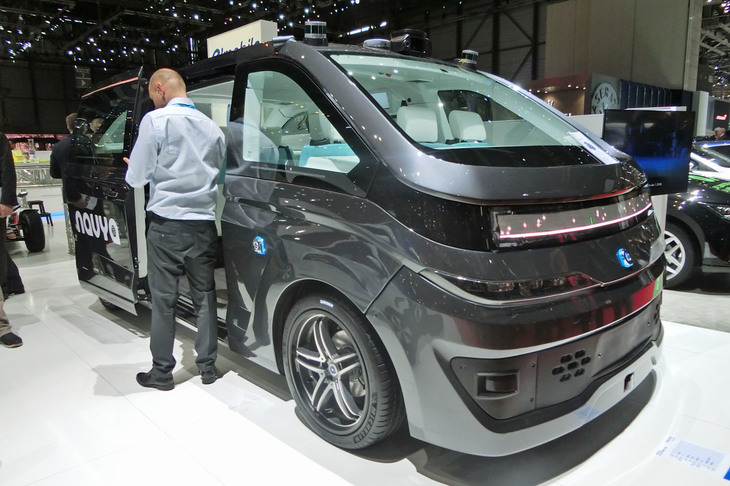 フランスのナブヤがジュネーブショーに出展した自動運転車の量産モデル。