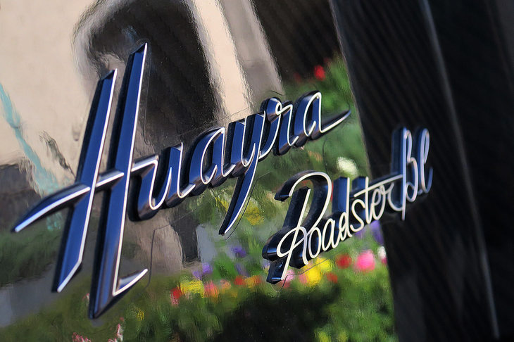 パガーニ・ウアイラ ロードスターBC（バッジ）