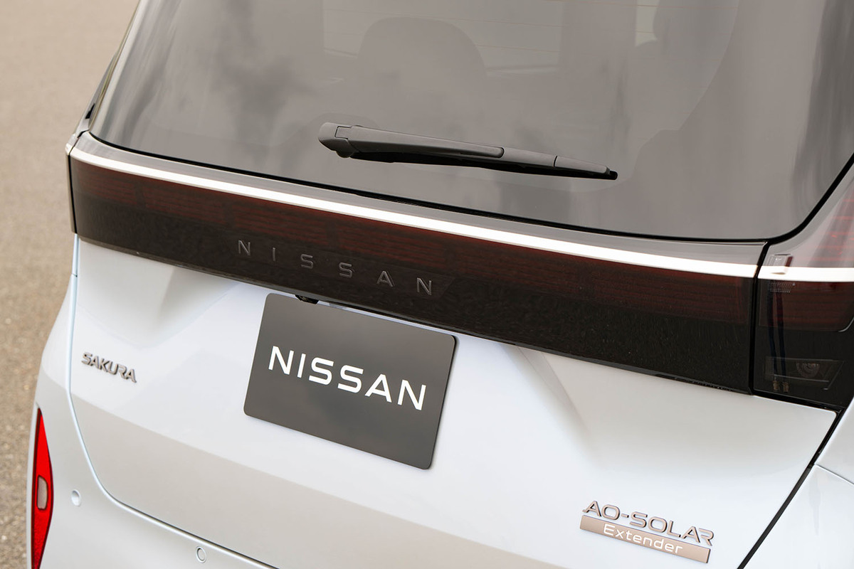太陽光発電で年間3000km走れる「日産サクラ」のプロトタイプが登場