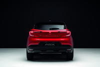 車両周囲の障害物などの確認を補助するアラウンドビューモニターや後退時交差車両検知警報システム（RCTA）を搭載。