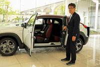 「ロジカルに考えずに感じてほしい」と、ブルース・リーのように語った松田チーフデザイナー。「MX-30」は「街に出たら何よりも目立つはずです」と胸を張った。