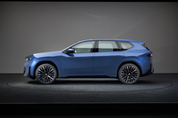 ボディーサイズは全長×全幅×全高＝4782×1895×1635mmで、フットプリントは先代モデルとほぼ同等といえるが、全高が35mmも低くなったことで0.24のCd値を実現している。