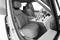 墨絵をモチーフにしたデザインが特徴　「レンジローバー」にわずか4台の限定モデルの画像