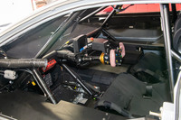 「e-tron Vision Gran Turismo」のインテリア。ステアリングリムは必要最低限しか装着（？）されていない。