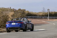 山道で楽しいのはもちろんだが、「M4カブリオレ コンペティション M xDrive」は、街なかでの走行でも“いいクルマ”であることを実感させてくれた。