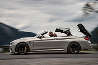 BMWの高性能オープン「M4カブリオレ」受注開始の画像