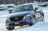 2021年発売の「オブザーブGSi-6」だが、今もその性能に不満はなし。特に雪上での操縦性に優れて感じられた。