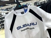 2026年夏、プライマークで見つけた「スバル・インプレッサ」のスウェット。