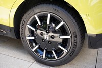 試乗した「アドバンス」グレードでは17インチのタイヤ＆ホイールが標準装備となる。タイヤはミシュランの「パイロットスポーツ4」だ。