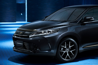 精悍（せいかん）な印象をもたらす専用デザインの18インチアルミホイールを採用した。