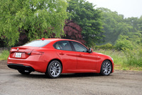 2015年6月にイタリアで発表された「アルファ・ロメオ・ジュリア」。アルファ久々のFRプラットフォーム採用車種として注目を集めた。