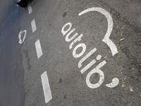 ステーションの路面表示。