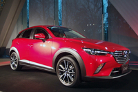 マツダの新型コンパクトクロスオーバーSUV「CX-3」。2015年2月末に発売される予定。
    