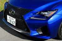 フロントまわり。大きなエアインテークは、オイルクーラーやブレーキディスクを冷却するためのもの。