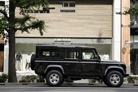 テスト車の「110 XS SW」以外に、全長で680mm、ホイールベースで435mm短い“ショート版”の「90 XS SW」も輸入される。110が860.0万円、90が798.0万円になる。