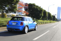 MINIクーパーS 5ドア（FF/6AT）【試乗記】の画像