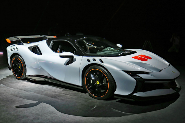 美品・超レア）フェラーリSF90ストラダーレ イラスト（絵）