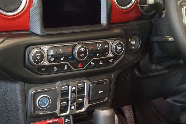 ジープ・グラディエーター（インテリア）