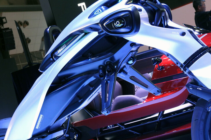 ヤマハMOTOROiD：Λ（モトロイド：ラムダ）