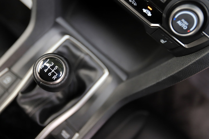 テスト車はいまや希少な存在となりつつある6段MT仕様。