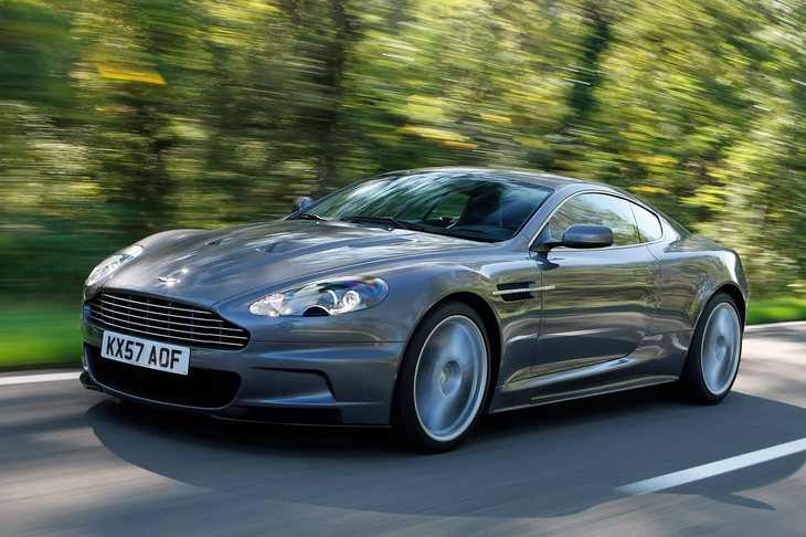 2007年に登場した「DBSクーペ」。オープントップの「ヴォランテ」もラインナップされた。