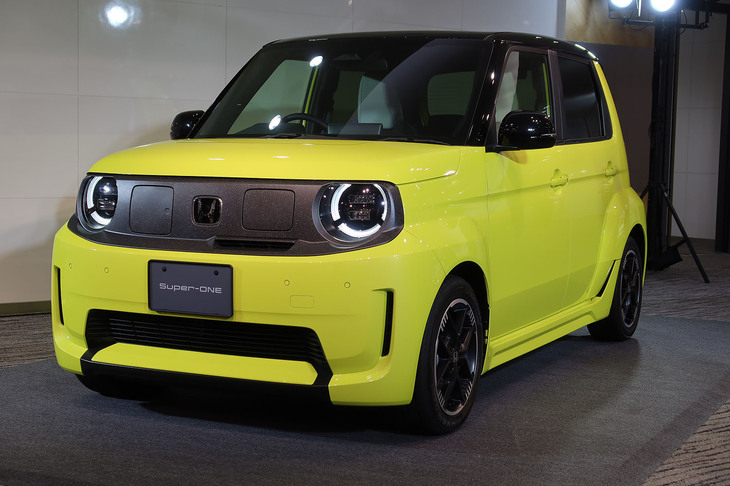 「スーパーONE」のベースモデルは「N-ONE e：」。「運転すると思わず笑顔になる一台」を目指して開発された。