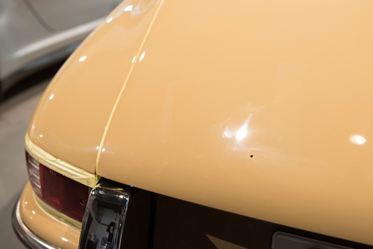 塗装の磨き作業の施工前。