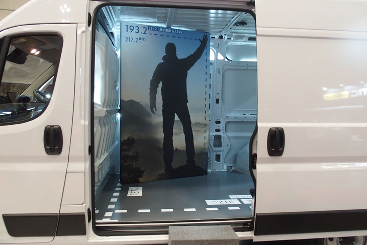 フィアット プロフェッショナル・デュカト（スライドドア）