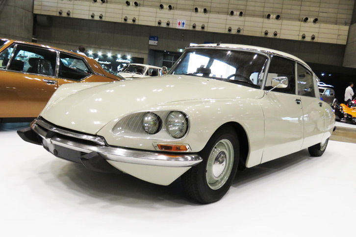 シトロエンDSpecial（1972年）／アウトニーズ