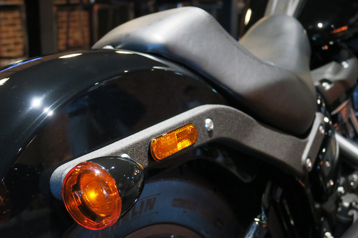ハーレーダビッドソン・ローライダーS（ウインカー）