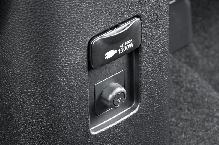 「アクア」では全グレードにAC100V・1500W電源が標準装備される。