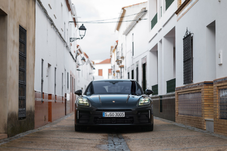 ポルシェ・パナメーラ