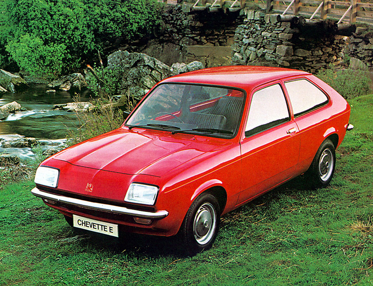 1975年3月にイギリスでリリースされた「ボクスホール・シェヴェット」。独特の顔つきを持つ3ドアハッチバックボディーに1.25リッター直4 OHVエンジンを搭載。