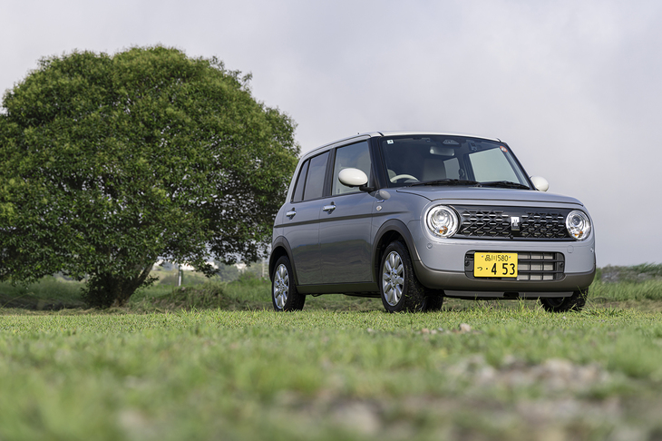 今回の試乗車は「スズキ・アルト ラパン」の最上級グレード「ハイブリッドX」のFF車。車両本体価格は171万7100円。