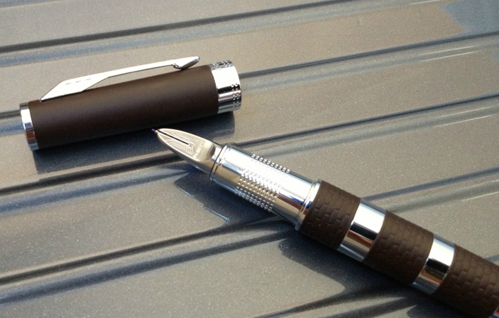 新時代の筆記具の名のもとに登場した、パーカーの「インジェニュイティ」。