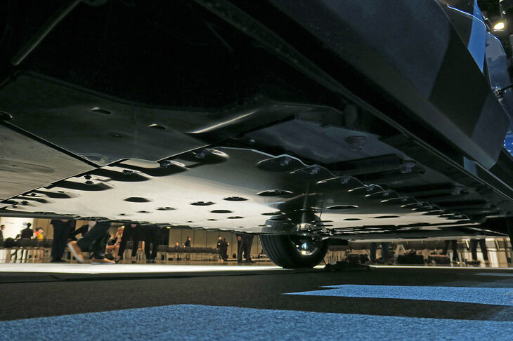 スバル・ソルテラ（ボディー底部）