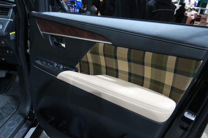 三菱デリカD：5 eye・キュートproduced byテリー伊藤