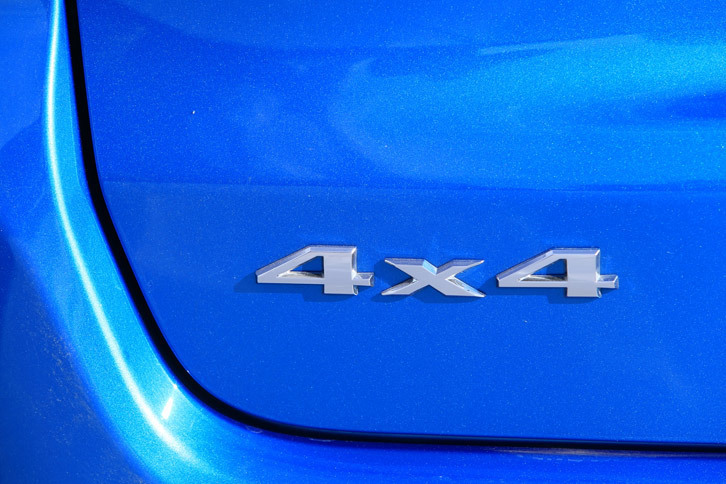 日本仕様では、駆動方式が4WDとなるのは「リミテッド」のみ。状況に応じてFFと4WDを自動で使い分けるオンデマンド式の駆動制御システムが採用されている。