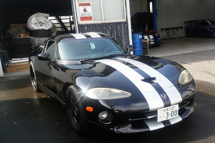 なんやかんやで、無事に車検をクリアした「ダッジ・バイパー」。もう少し波乱含みの展開を予想していたのだが……。