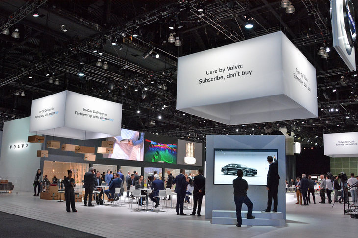 「ブースにはクルマを置かない！」と豪語（？）して話題を集めたボルボ。プレスカンファレンスはネット系サービスの発表に終始した。