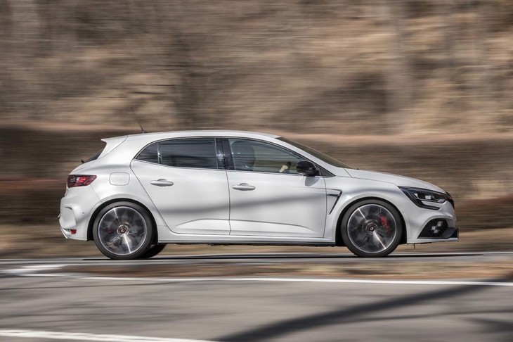 「メガーヌR.S.カップ」にはコーナー脱出時のトラクション性能を高めるトルセンLSDが装備されている。