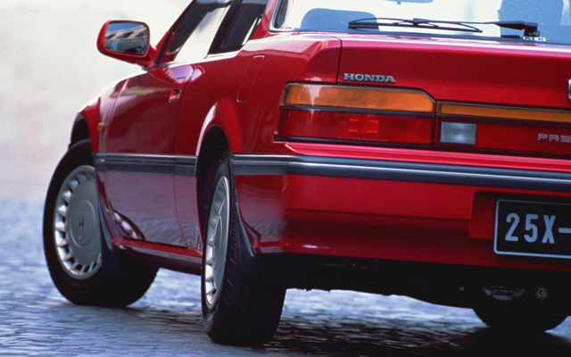 3代目「プレリュード」は、量産車として世界で初めて4WS（4輪操舵機構）を採用。デートカーという響きは軟弱だが、革新技術に果敢に挑戦したクルマでもあった。